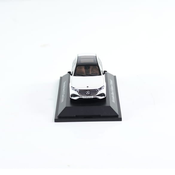 1:43 Modellauto E-Klasse S214 T-Modell AMG-Line opalithweiß metallic Original Mercedes-Benz | B66961120 1:43 Modellauto E-Klasse S214 T-Modell AMG-Line opalithweiß metallic Original Mercedes-Benz | B66961120