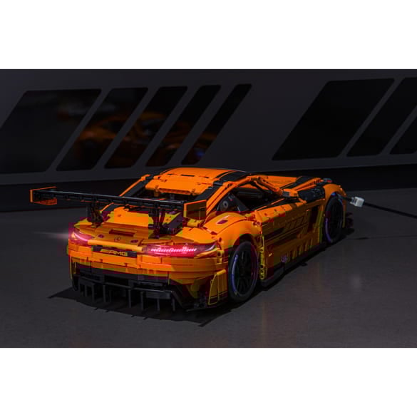 CaDA Master C64008W Mercedes-AMG GT3 1:8 | C64008W