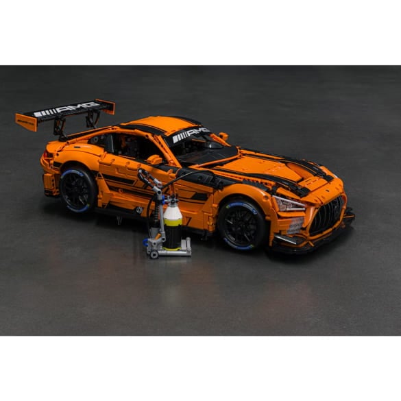 CaDA Master C64008W Mercedes-AMG GT3 1:8 | C64008W