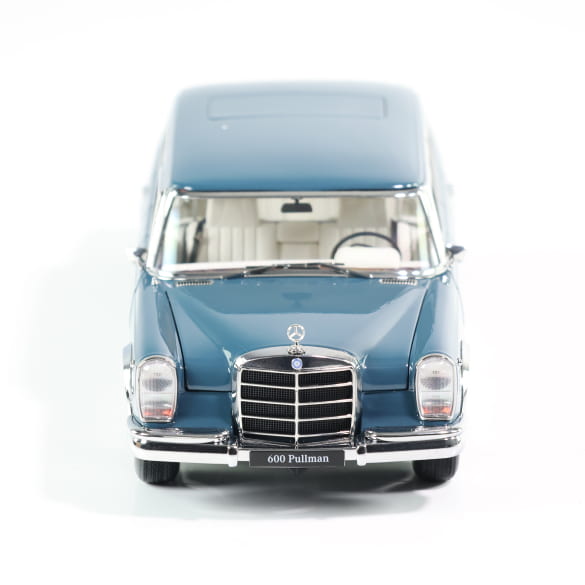 1:18 Modellauto 600 Pullmann W100 (1963 - 1991) blau Original Mercedes-Benz | B66040707 1:18 Modellauto 600 Pullmann W100 (1963 - 1991) blau Original Mercedes-Benz | B66040707