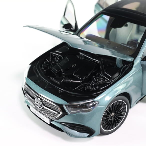 1:18 scale model car E-Class W214 sedan verde silver Genuine Mercedes-Benz | B66961118 1:18 scale model car E-Class W214 sedan verde silver Genuine Mercedes-Benz | B66961118