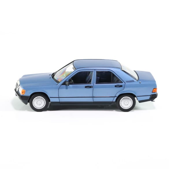1:18 Model Car 190 E W201 diamond blue | B66040661 1:18 Model Car 190 E W201 diamond blue | B66040661