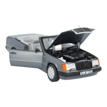 1:18 Modelcar 300 CE-24 convertible A 124 Pearl Grey  | B66040685