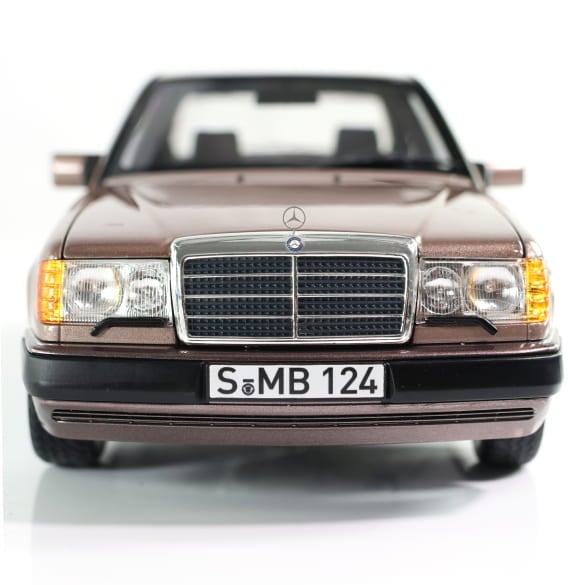 1:18 scale model car 230 E-Class W124 Tulipwood Genuine Mercedes-Benz | B66040697 1:18 scale model car 230 E-Class W124 Tulipwood Genuine Mercedes-Benz | B66040697