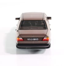 1:18 scale model car 230 E-Class W124 Tulipwood Genuine Mercedes-Benz | B66040697