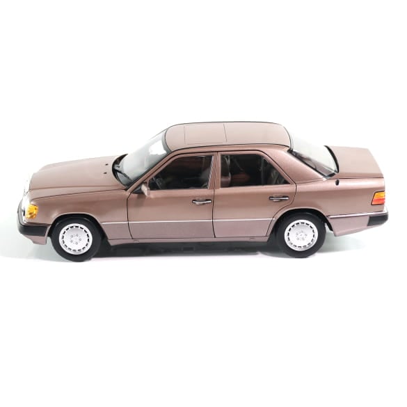 1:18 scale model car 230 E-Class W124 Tulipwood Genuine Mercedes-Benz | B66040697 1:18 scale model car 230 E-Class W124 Tulipwood Genuine Mercedes-Benz | B66040697
