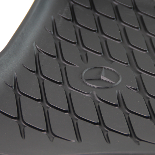 Alfombrillas goma EQA H243 delanteras originales Mercedes-Benz | A2436808500 9051-H243v