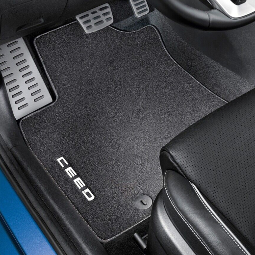 Juego de alfombrillas de velour Kia Ceed Sportswagon CD, 4 piezas, original Kia | J7143ADE01-Ceed-SW-CD