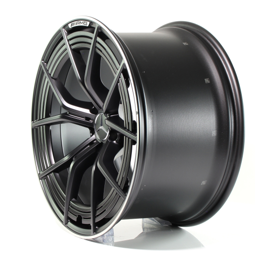 Set cerchi AMG 21 pollici razze incrociate | A2904000300/0100