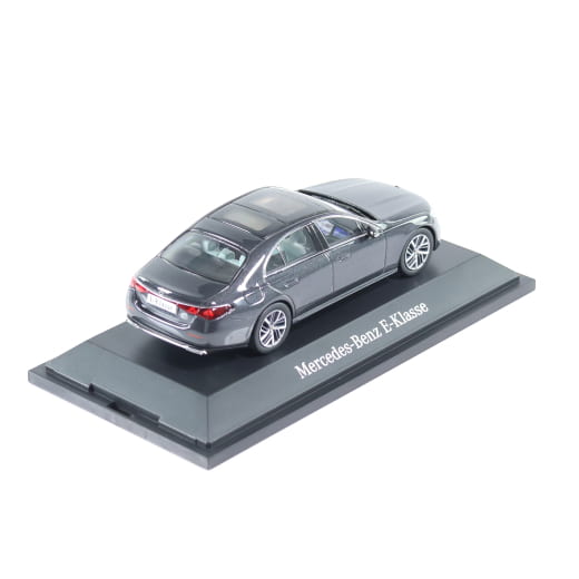 Coche modelo 1:43 Clase E W214 gris grafito Original Mercedes-Benz | B66961116