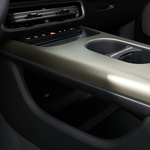 Élément décoratif console centrale CLA C174 aspect anodisé or | A1746801002-C174