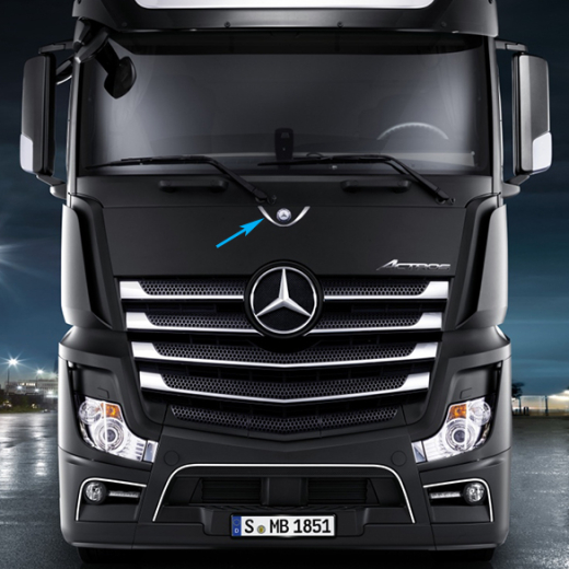 Encadrement logo Mercedes-Benz sous le pare-brise | B67520196