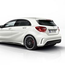 A45 AMG uitlaatsierstukken | A-Klasse W176 | AMG Night-paket | W176-AMG-Night-Blenden
