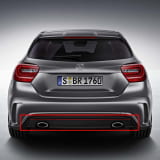 A 250 Sport diffuseur AMG incluant baguette décorative rouge Classe A W176 Original Mercedes-Benz