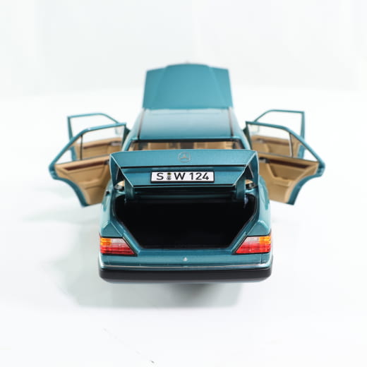 Modellino auto 1:18 230 Classe E W124 berlino Original Mercedes-Benz | B66040698