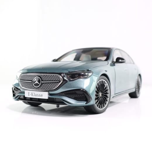 Modellino auto 1:18 Classe E W214 berlina verde argento Original Mercedes-Benz | B66961118