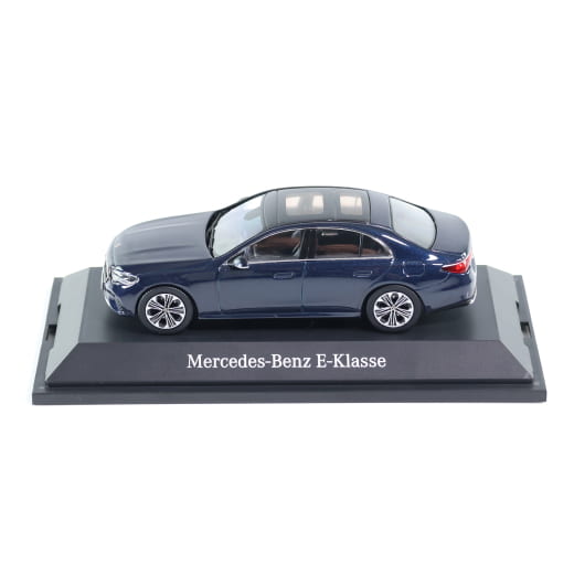 Modellino auto 1:43 Classe E W214 blu nautico Original Mercedes-Benz | B66961117