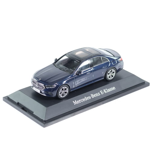 Modellino auto 1:43 Classe E W214 blu nautico Original Mercedes-Benz | B66961117