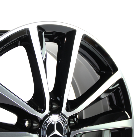 Original Mercedes-Benz CLA-Klasse W117 | Juego de llantas de 5 radios dobles de 18 pulgadas | negro/brillante | A24640106007X23-CLA