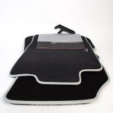 Set premium di tappetini auto in velluto con scritta A1 nero, 4 pezzi, Audi A1 Original Audi