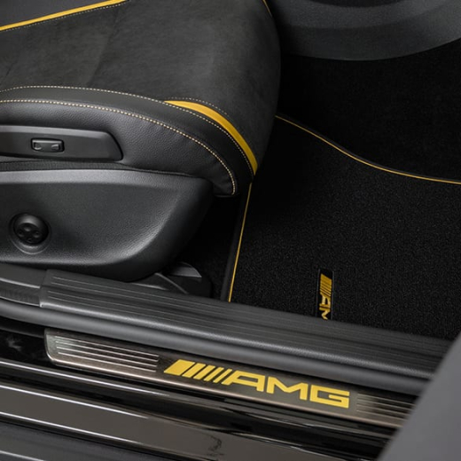 Seuils de porte AMG éclairés Yellow Night Edition GLA X156 Original Mercedes-Benz | A1766806501/6601-AMG-X156
