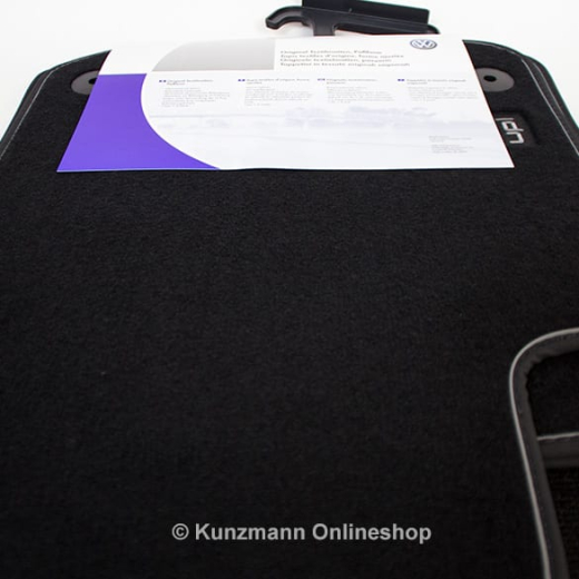 Tapis voiture velours d'origine Volkswagen up! noir, jeu 4 pièces pour l'avant et l'arrière | 1S1061270 WGK