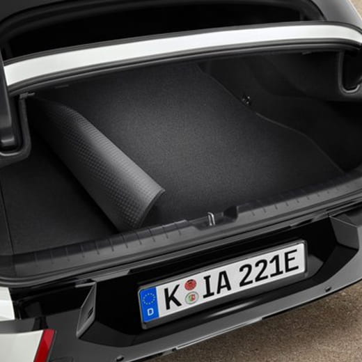 Tapis réversible de coffre Kia EV4 Fastback noir Original Kia | EZ120ADE00E