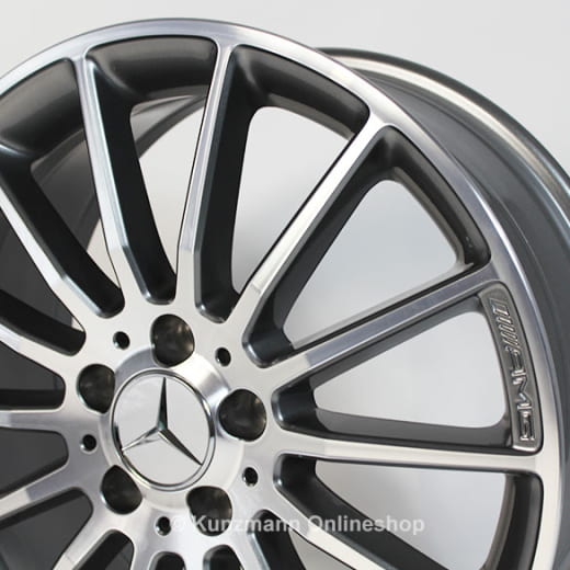 Set di cerchi AMG da 18 pollici | CLA W117 | design a razze multiple | grigio himalaya | A1764010200 7X21-W117