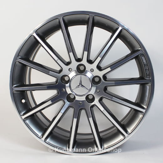 Set di cerchi AMG da 18 pollici | CLA W117 | design a razze multiple | grigio himalaya | A1764010200 7X21-W117