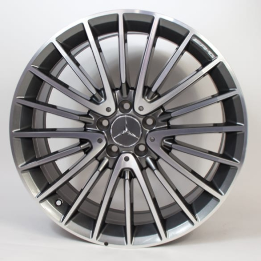 Set di cerchi AMG da 20 pollici grigio titanio a razze multiple GLA X156 Original Mercedes-Benz | A15640129007X21-Satz
