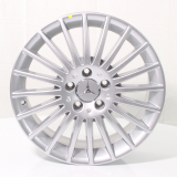 Set di cerchi da 17 pollici V-Klasse 447 multirazze originali Mercedes-Benz
