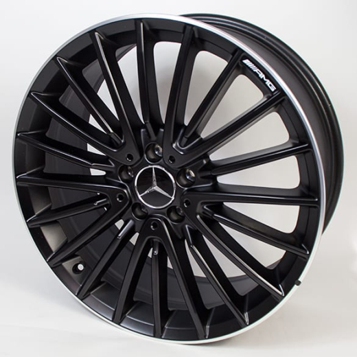 Set cerchi AMG da 20 pollici ruota multirazze GLA X156 Original Mercedes-Benz | A15640129007X71-Satz
