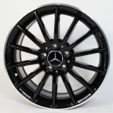 Lot de jantes AMG 18 pouces CLA W117 design multibranches noir