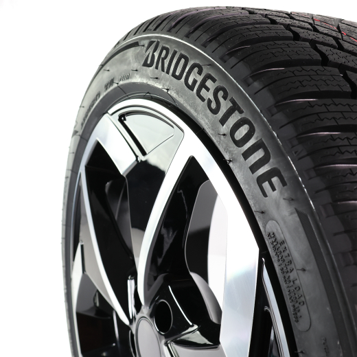 Roues hiver 19 pouces noir argent Smart ONE #1 HX11 kit complet Bridgestone | L95405365B-Set