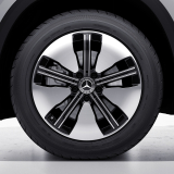 Set di cerchi da 18 pollici EQB X243 ruota a 5 doppie razze con razze aggiuntive, tornito lucido nero Original Mercedes-Benz