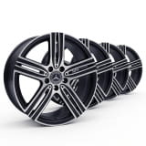 Set di cerchi da 18 pollici GLA H247 a 5 razze nero tornito lucido Mercedes-Benz