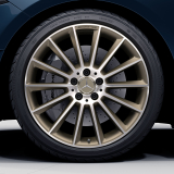 Set di cerchi da 19 pollici A 35 AMG W177 a razze multiple techgold opaco original Mercedes-Benz