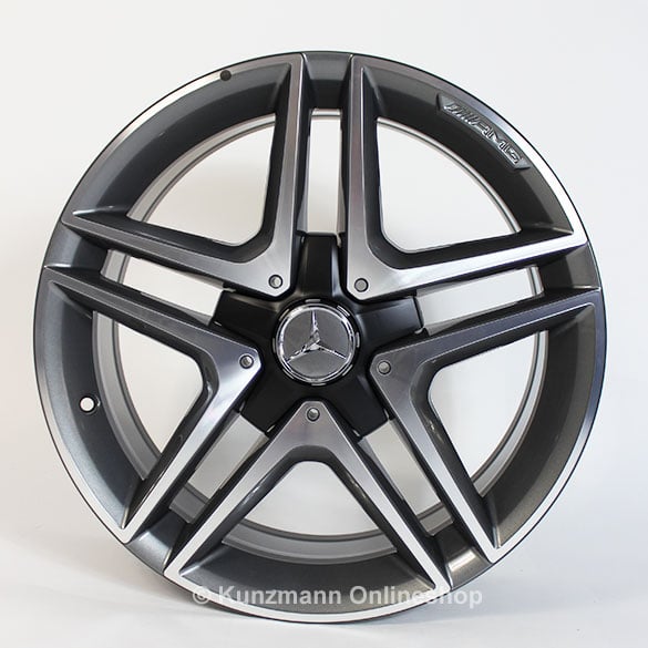 AMG 18-inch alloy wheel set CLA W117 5-twin-spoke wheel from the CLA 45 AMG titanium gray