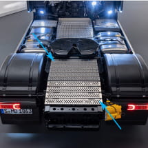 Treeplank achter zadelkoppeling Origineel Mercedes-Benz | B67520390