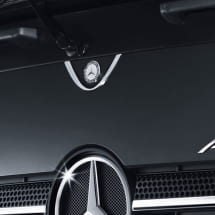 Mercedes-Benz logo framing below windscreen | B67520196