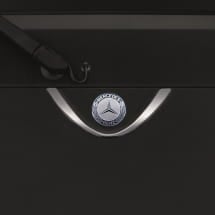 Mercedes-Benz logo framing below windscreen | B67520196