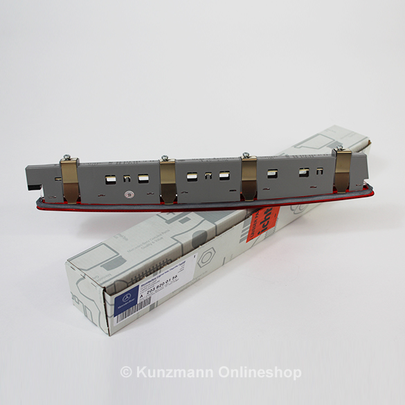 Origineel Mercedes-Benz derde remlicht | C-Klasse W203 | Sed | A2038200156