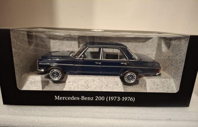 Customer review / Installation example | 1:18 Modelcar 200 W114/W115 sedan Genuine Mercedes-Benz Customer review / Installation example | 1:18 Modelcar 200 W114/W115 sedan Genuine Mercedes-Benz
