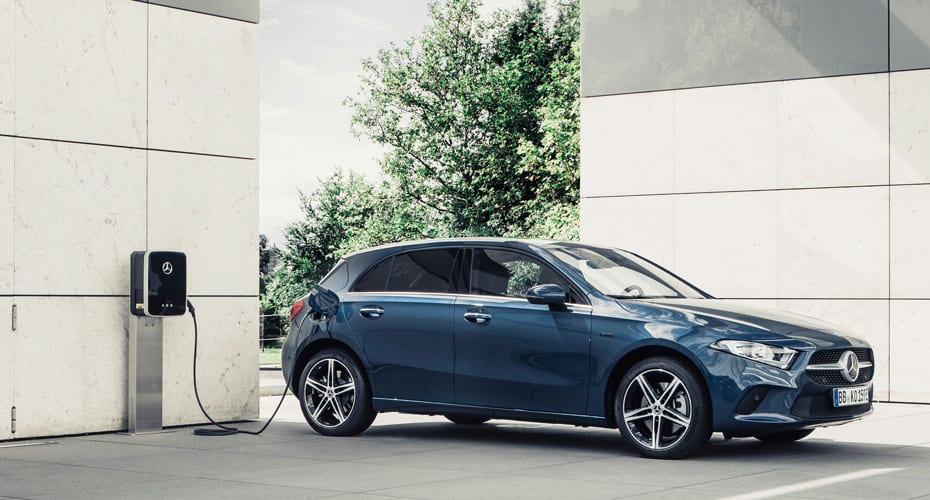 Mercedes-Benz A-Klasse Hybrid Ladevorgang Mercedes-Benz A-Klasse Hybrid Ladevorgang