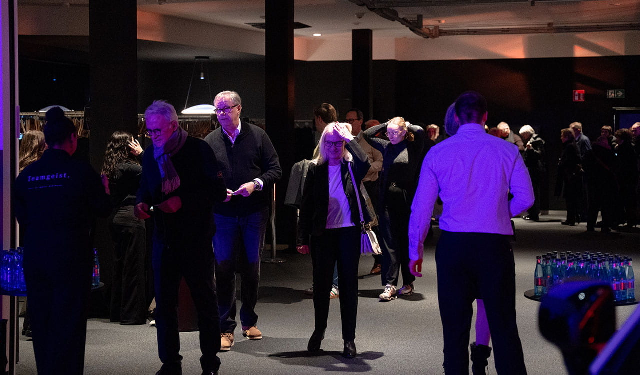 Gäste beim Empfang des Adventskonzerts