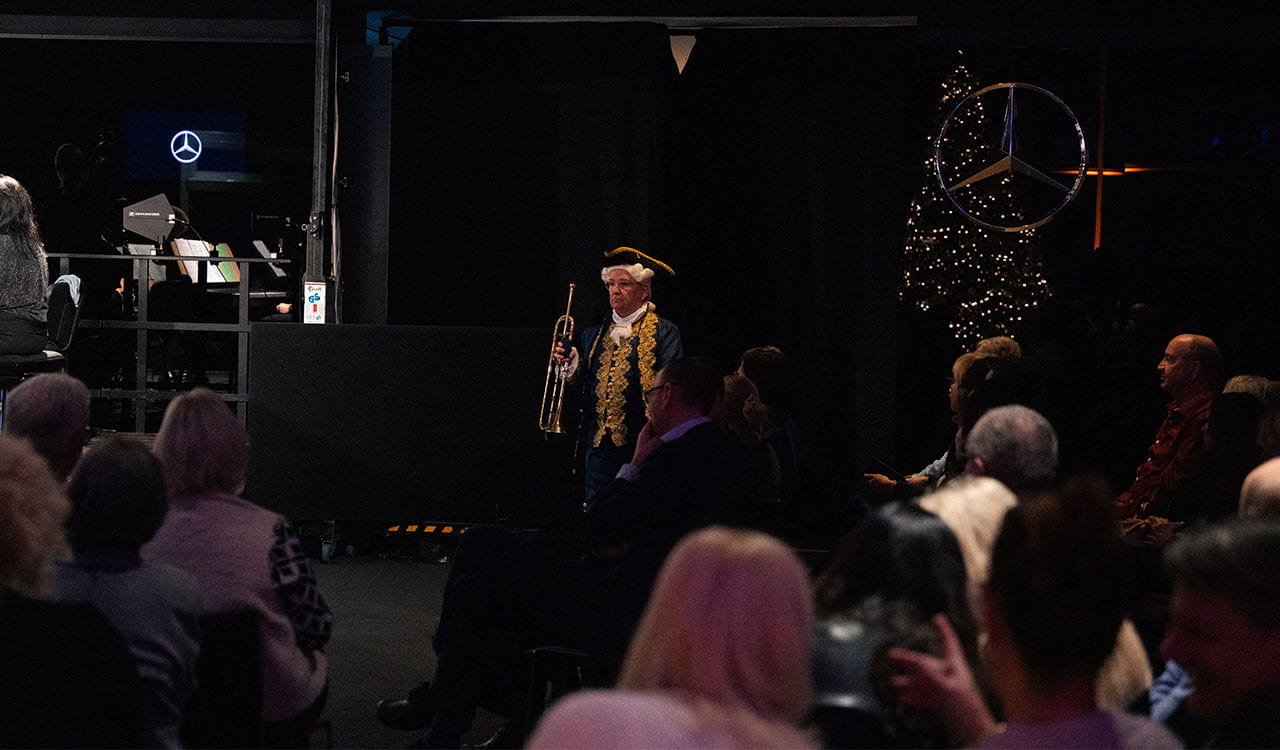 Wolfgang Huhn beim Betreten der Bühne