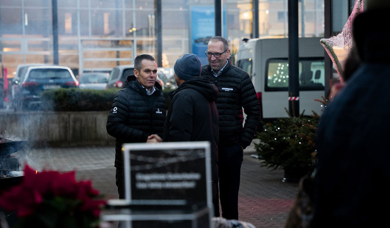 Geschäftsführer beim Empfang 