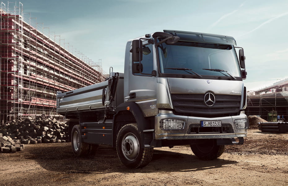 Mercedes-Benz Atego; Baustellenfahrzeug Einsatz des Mercedes-Benz Ategos auf der Baustelle