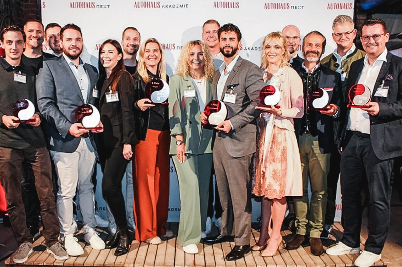  Gruppenfoto mit allen Preisträgern des Digital Dealer Performance Award 2022.