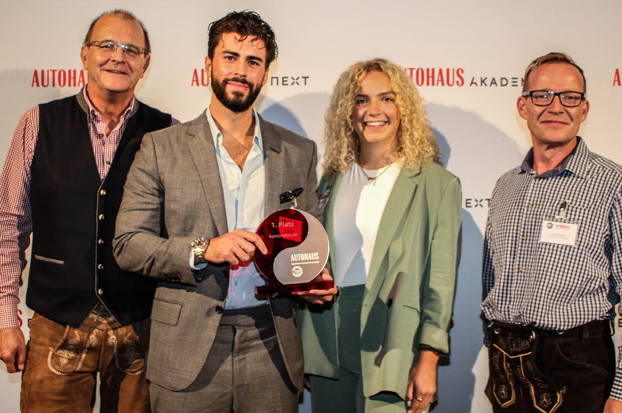  Platz 1 ging an das Autohaus Robert Kunzmann, vertreten durch Moritz Kemmerer und Natalie Lang.